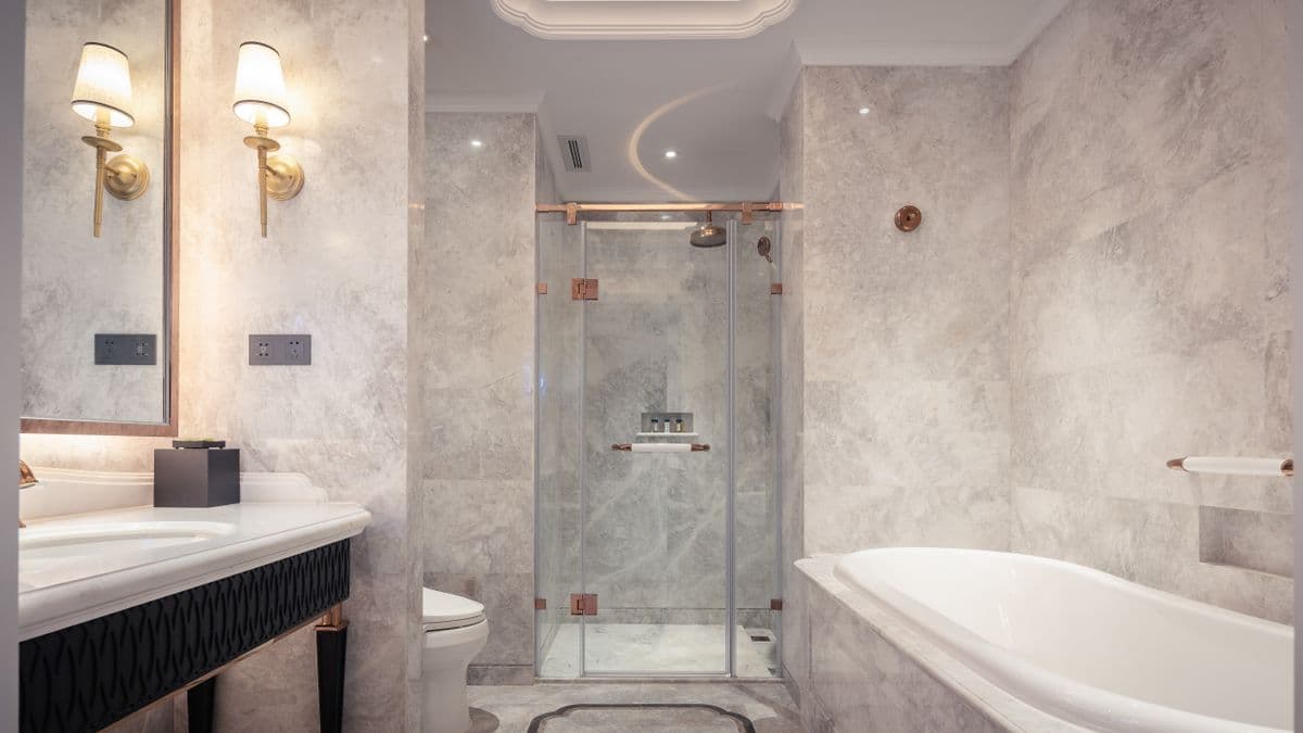 Natural Stone & Large-Format